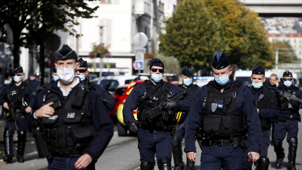 Οι πρώτες διεθνείς αντιδράσεις για την επίθεση στη Γαλλία - Αποτροπιασμός από Αθήνα 