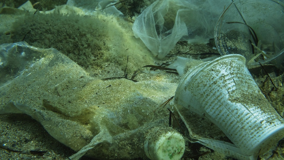 Έκθεση: «Καμπανάκι» για χρήση πλαστικών -Οι 3 χώρες που ρυπαίνουν περισσότερο την Μεσόγειο